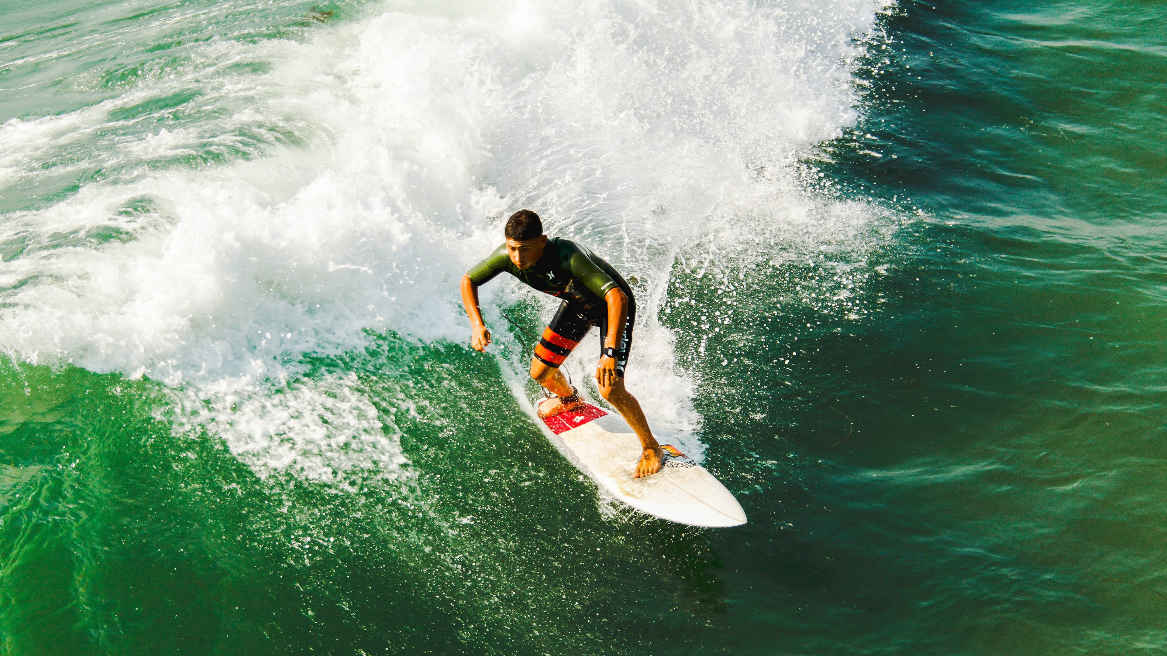 广东队通过高位挡拆频繁制造得分机会，广东队战术集锦